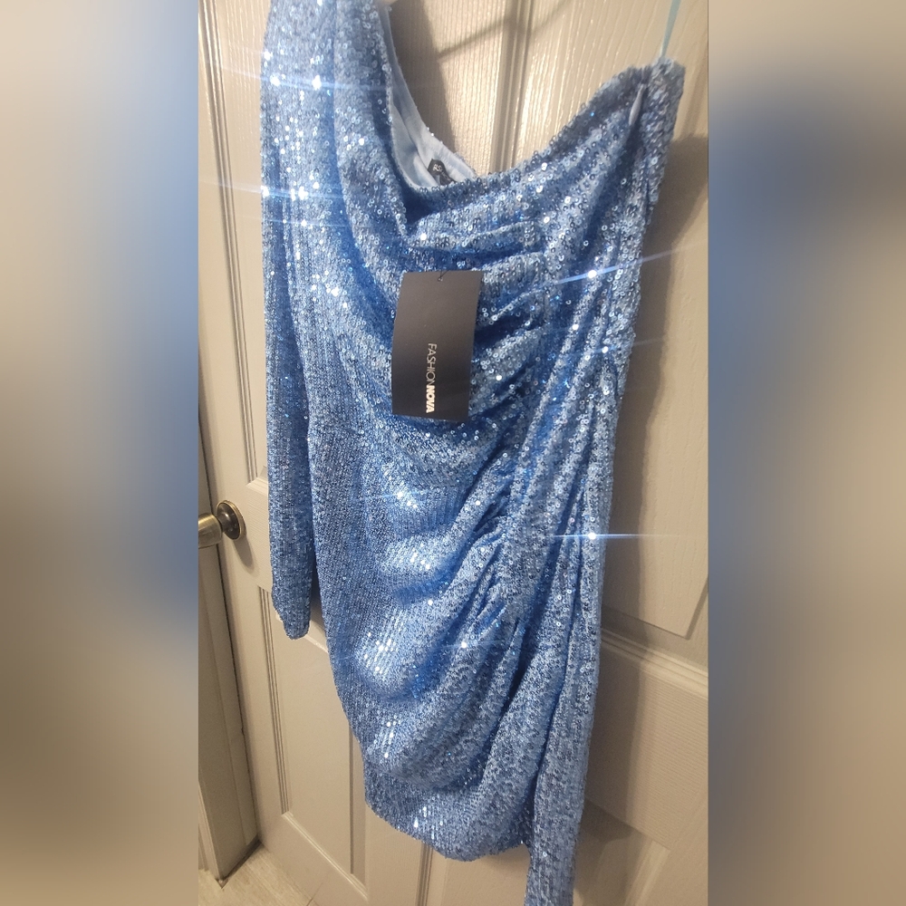 Fashion Nova Dress Large sequin one shoulder strechable in blue sky color. - Picture 2 of 16